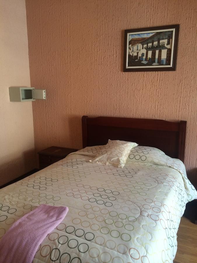 Hotel Catedral Quito Zimmer foto