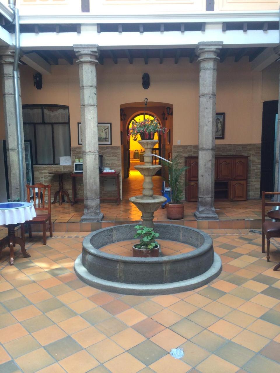 Hotel Catedral Quito Exterior foto
